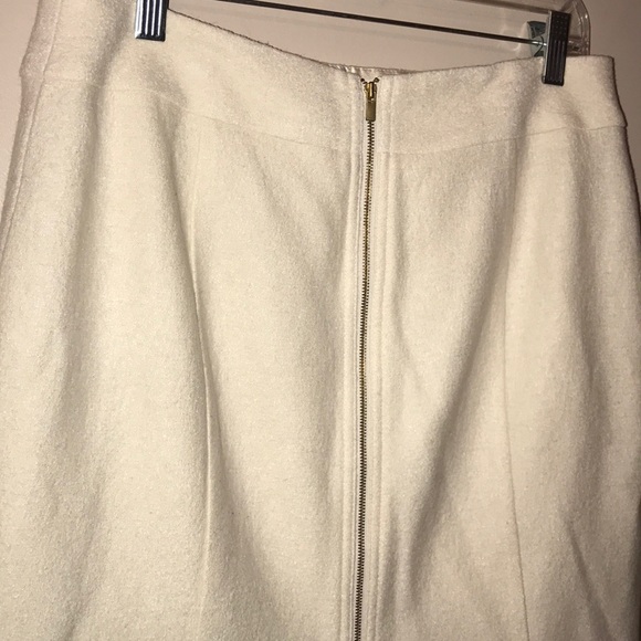 🌺 Banana Republic fully lined Ivory skirt. - Picture 6 of 8